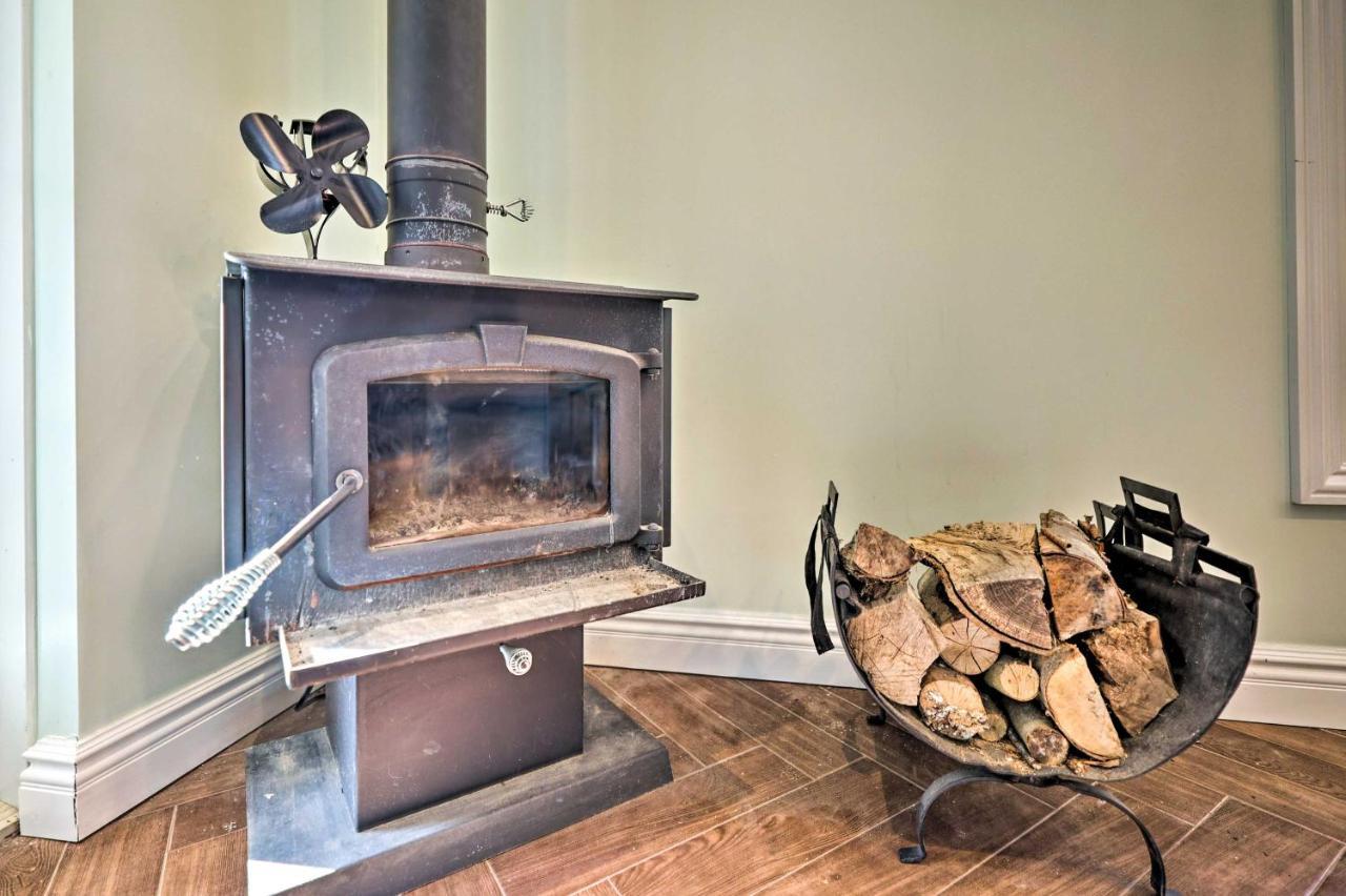Charming Poconos With Covered Deck And Grill! * Tobyhanna